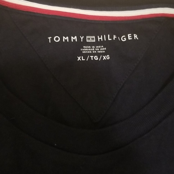 Tommy Hilfiger Essentials Tee - Picture 3 of 3